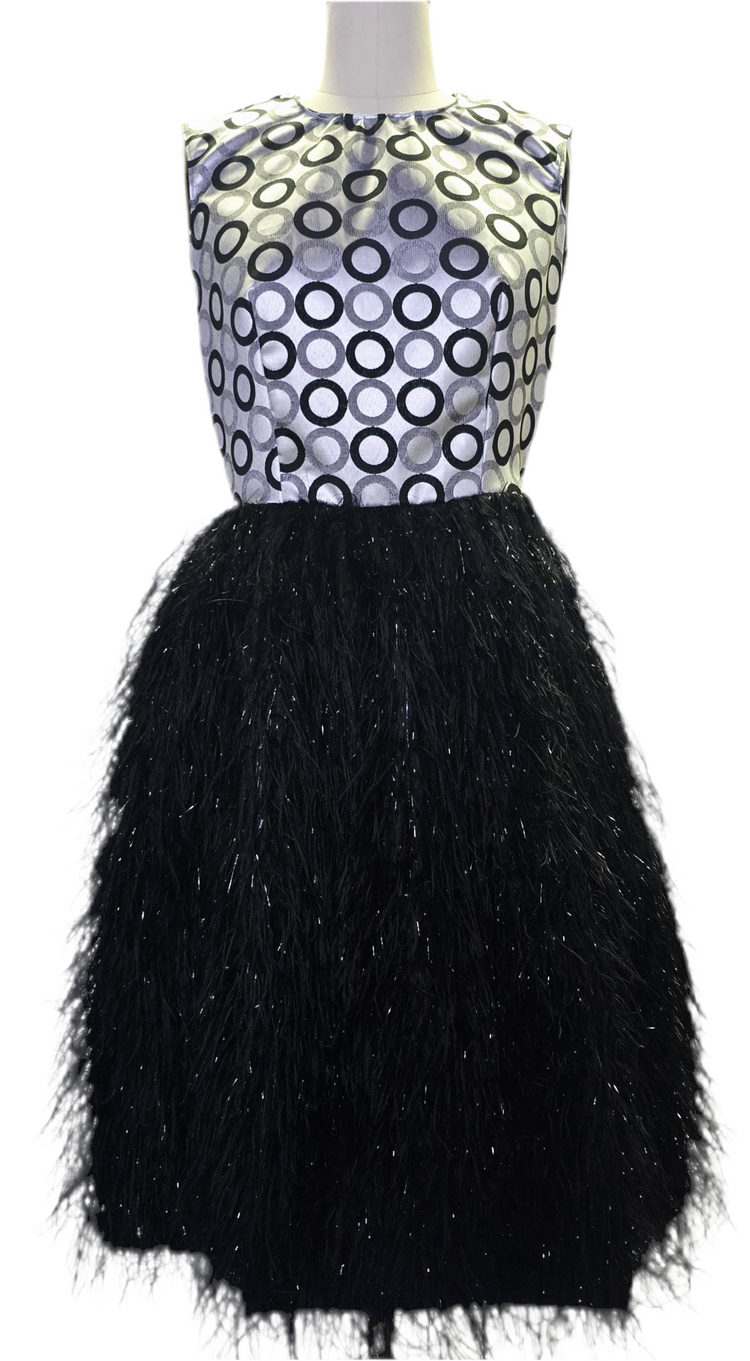 A3 - Printed circle luxurious fabric with fur stringy fabric